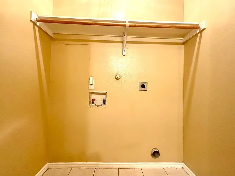 422 Amires Pl — Photo 23