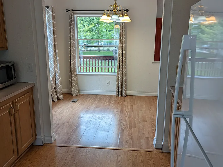 514 Holbrook St — Photo 6