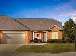 1 Arbor Ct, Bloomington, IL 61704