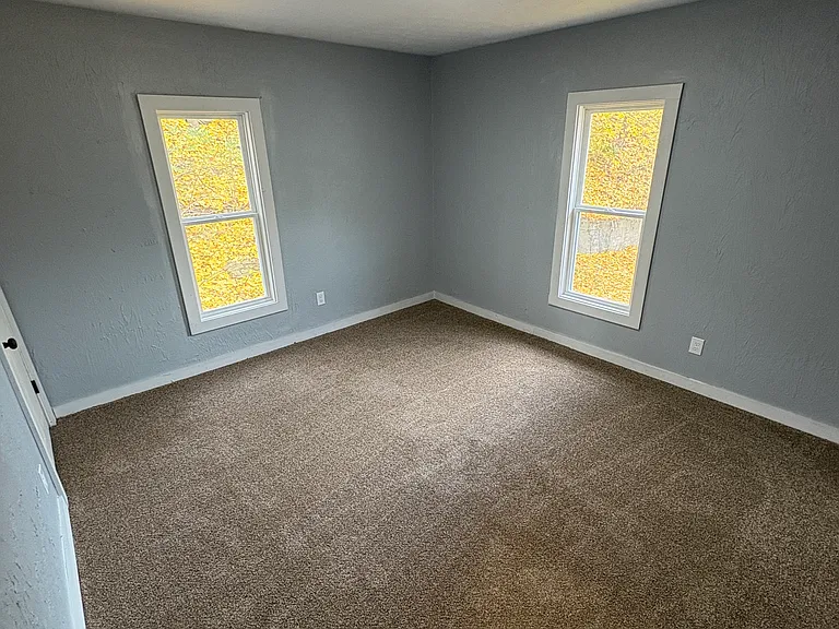 453 Tremont Ave SE — Photo 9