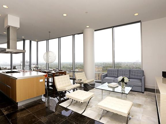 2nd image of 2727 Kirby Dr APT 12D