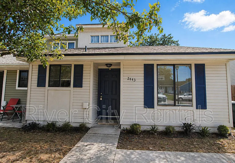 2443 N Seabury Pl — Photo 23