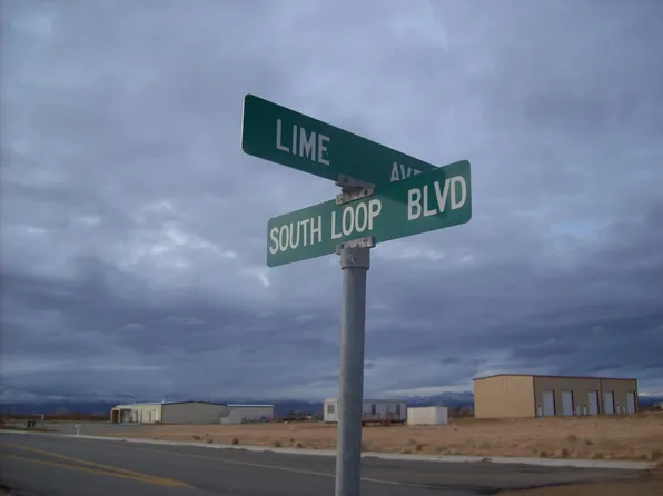 10516 S Loop Blvd, California City, CA 93505