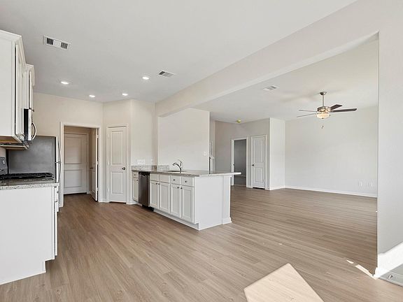 5th image of 324 Fastboy Ln