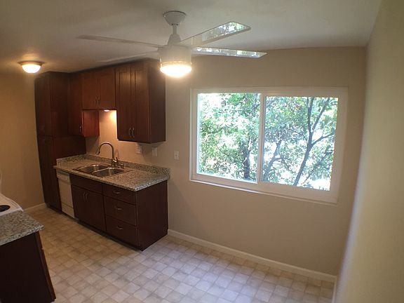 4th image of 182 N Murphy Ave APT 6