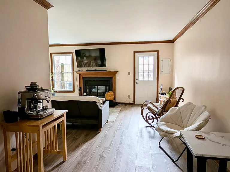 4204 Jolor Way — Photo 3