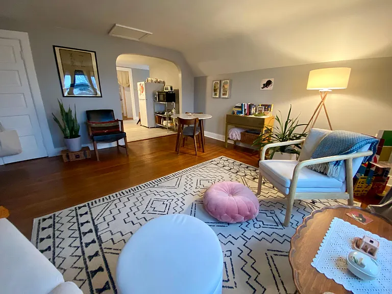 196 N Park Ave #3 — Photo 4
