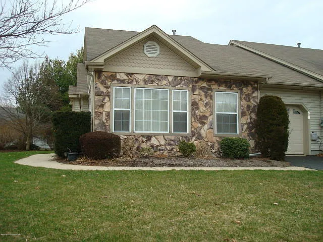 41 Riva Blvd photo 1