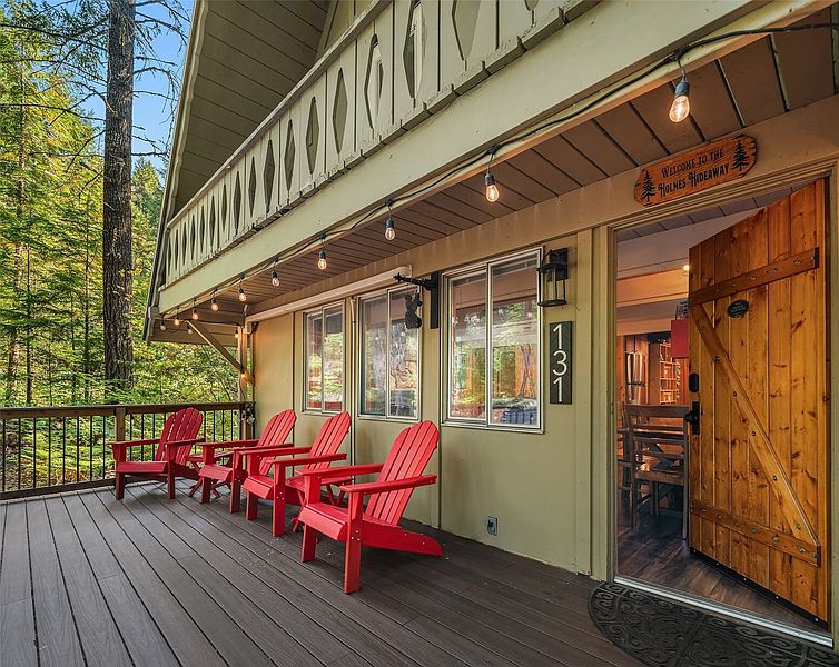 2nd image of 131 Timberline Drive W