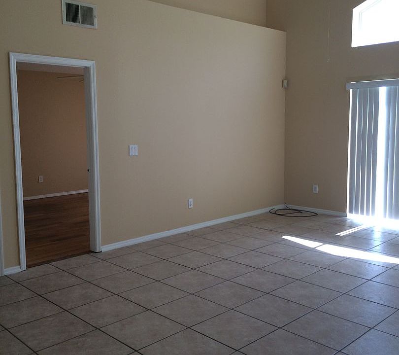 2nd image of 3105 Orchard Pl