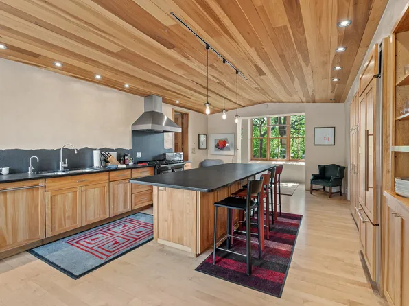 1684 Canyon Rd, Santa Fe, NM 87501