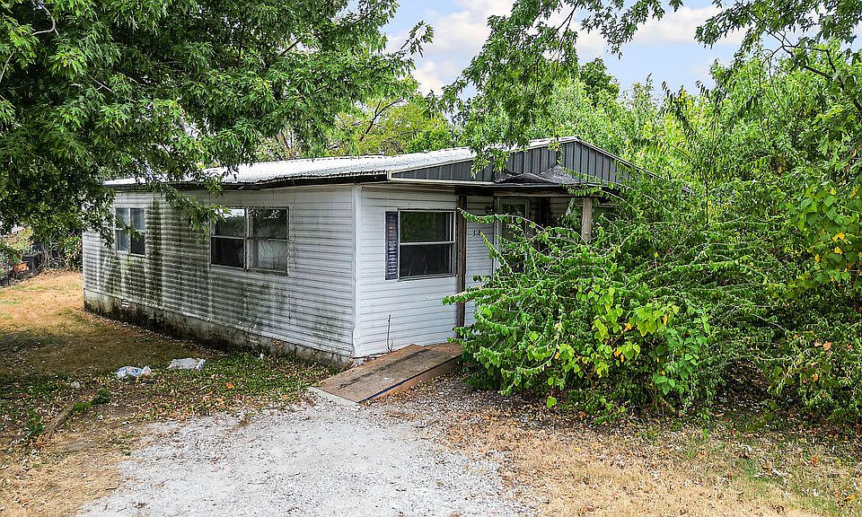 1st image of 308 S 39th St