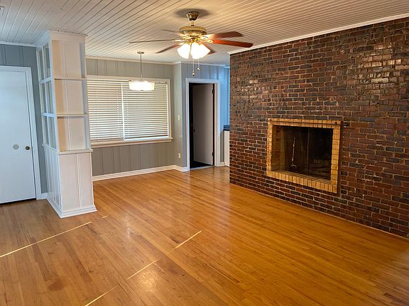 4th image of 1042 Pine St