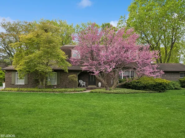 403 Minnaqua Dr, Prospect Heights, IL 60070