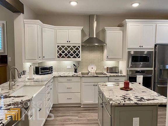 4th image of 124 Iron Oak Dr