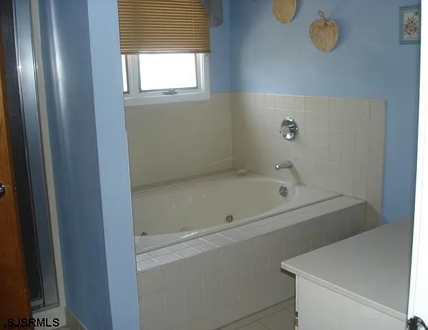 426 Canterbury Ct — Photo 13
