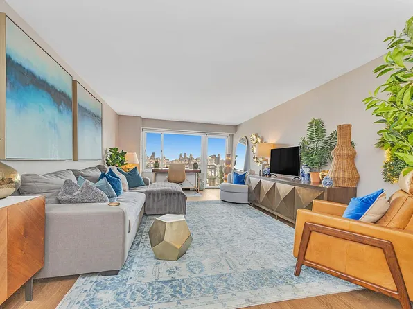 118 E 60th St APT 30B, Manhattan, NY 10022