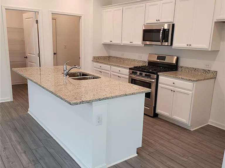 448 Golden Eagle Pkwy — Photo 7