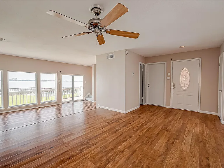 10 Mariner Village Dr — Photo 8