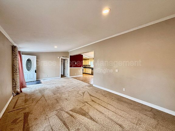 3rd image of 501 Prairie Ave