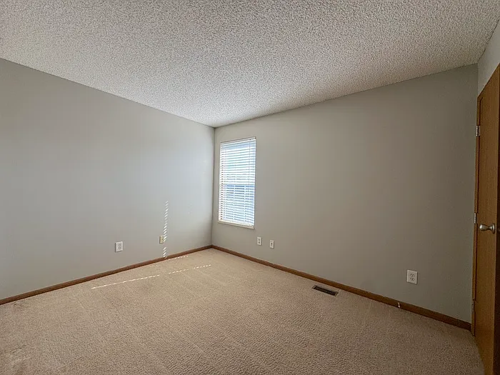 5643 Barney Ln — Photo 13