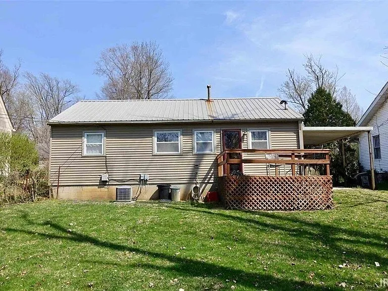 416 S Eastside Dr — Photo 8