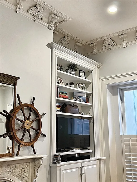 2 bed, 1.0 bath, 825 sqft, $4,100 — Photo 4