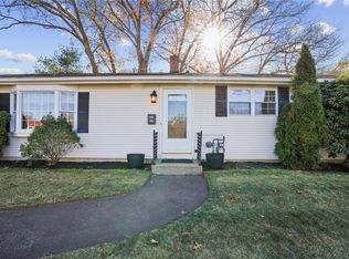 34 Keeley Ave, Warwick, RI 02886