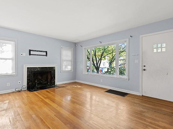 4th image of 216 Deland Ave