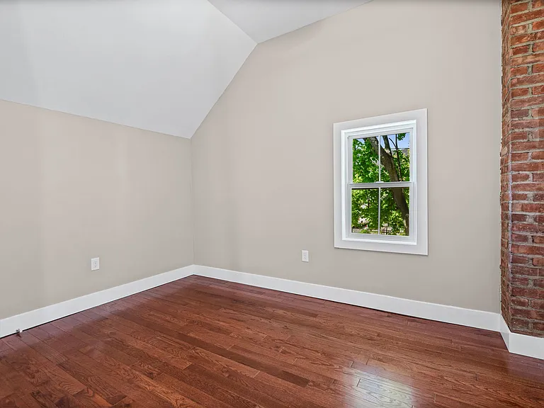 521 Warren St #4 — Photo 19