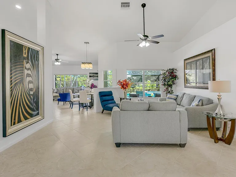 1935 Primrose Ln — Photo 24