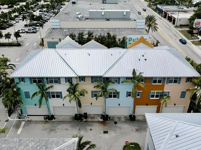 2 bed, 4.0 bath, $3,100 — Photo 2