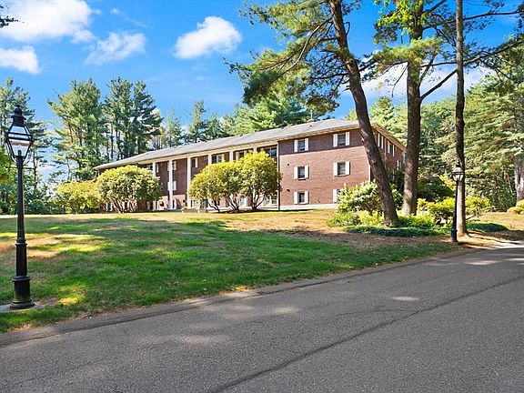 5th image of 420 Great Rd APT B3