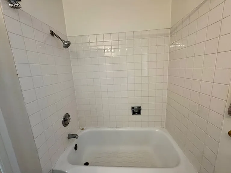 1608 Poplar Dr — Photo 15
