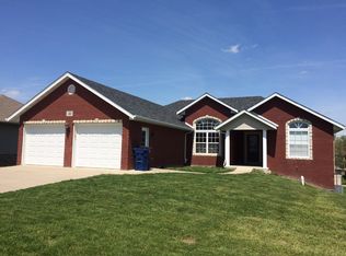 360 Crest Ave, Holts Summit, MO 65043