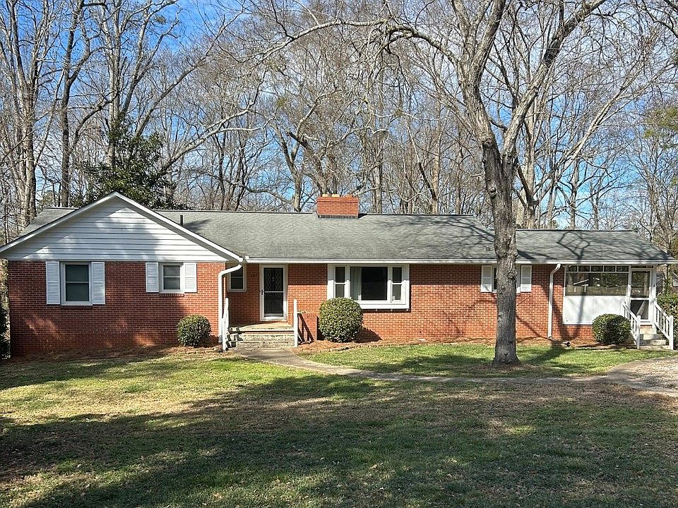 101 Laurel Ln