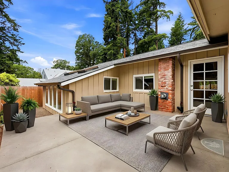 1410 SE River Forest Rd — Photo 12