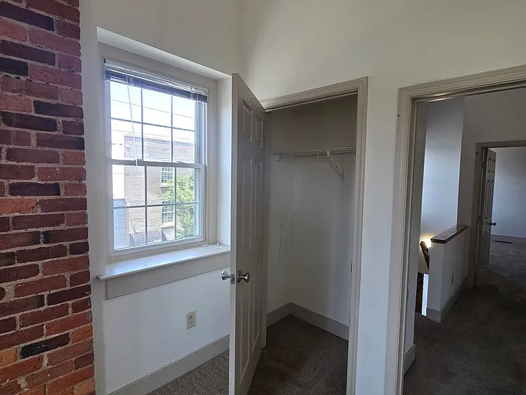 1901 E Franklin St — Photo 29