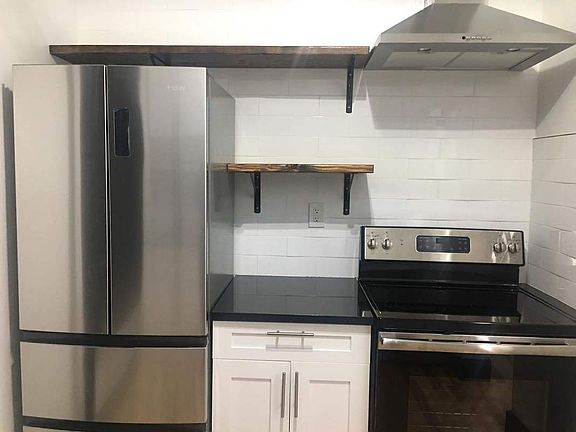 5th image of 1082 President St APT 2