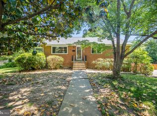 4037 Oxford St, Annandale, VA 22003