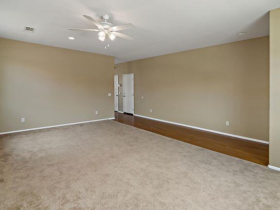 4th image of 34610 Yale Dr