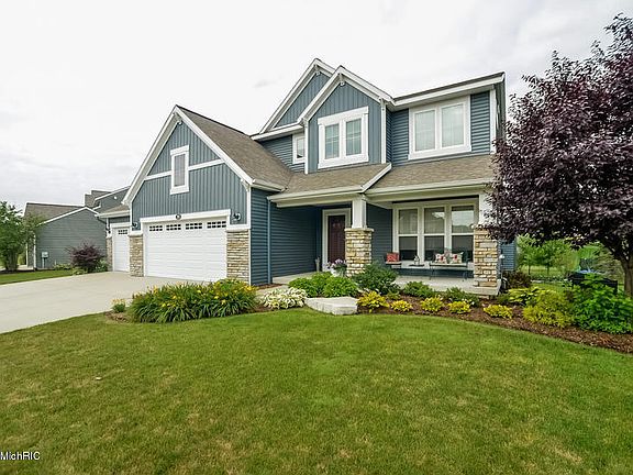 2nd image of 205 Tuckahoe Ct NE
