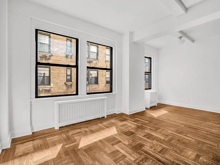 12 E 86th St #326 — Photo 3