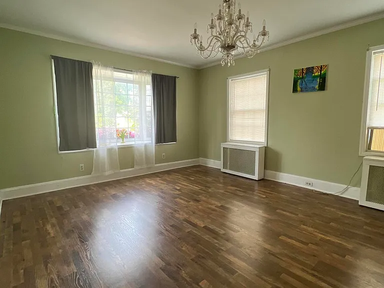 9 Berg Ave — Photo 6