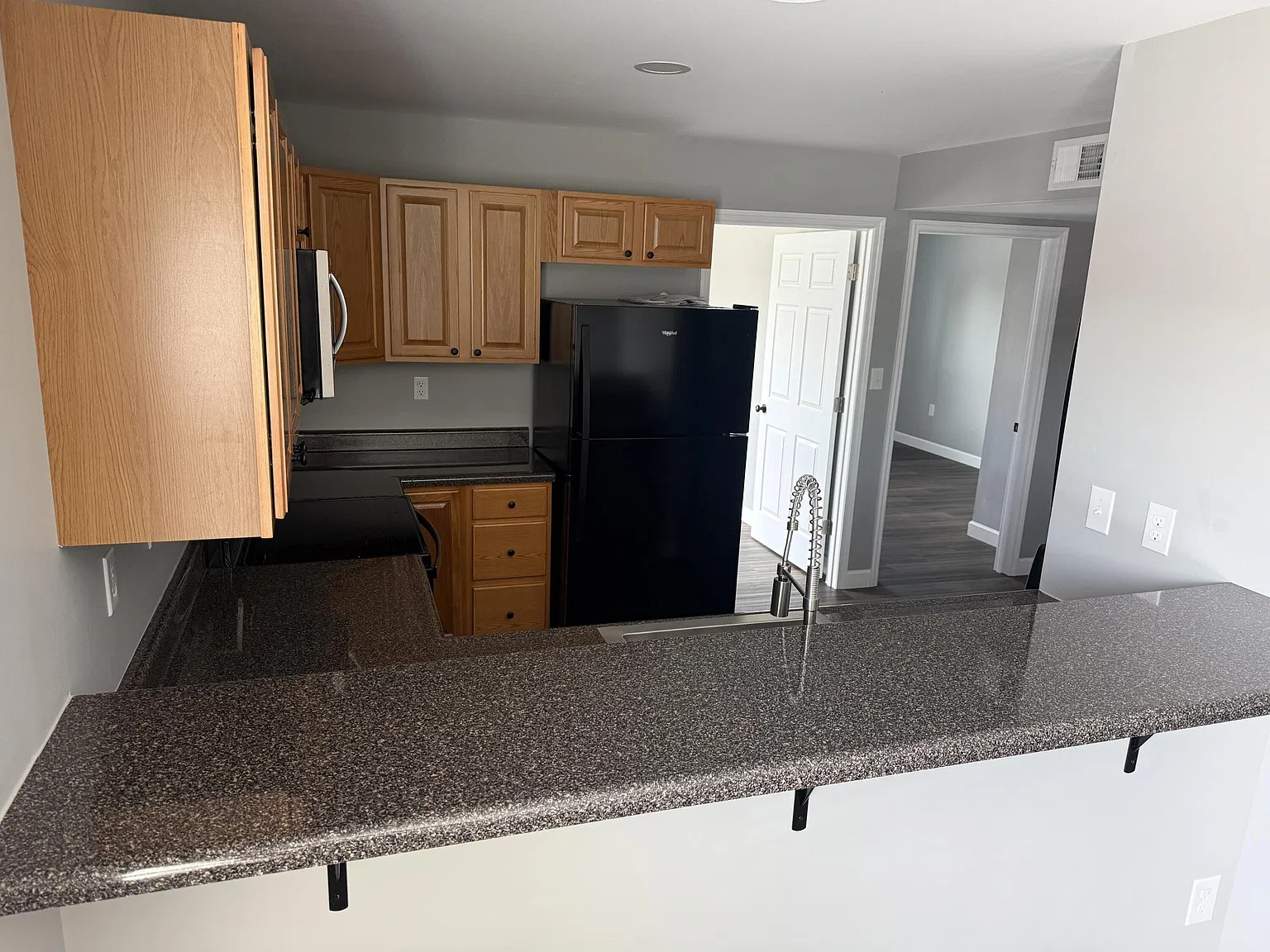 2 bed, 800 sqft, $1,250 — Photo 3