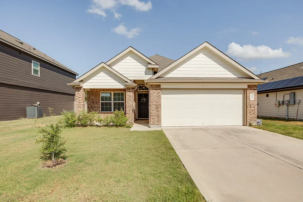 3 bed, 1565 sqft, $1,850 — Photo 1