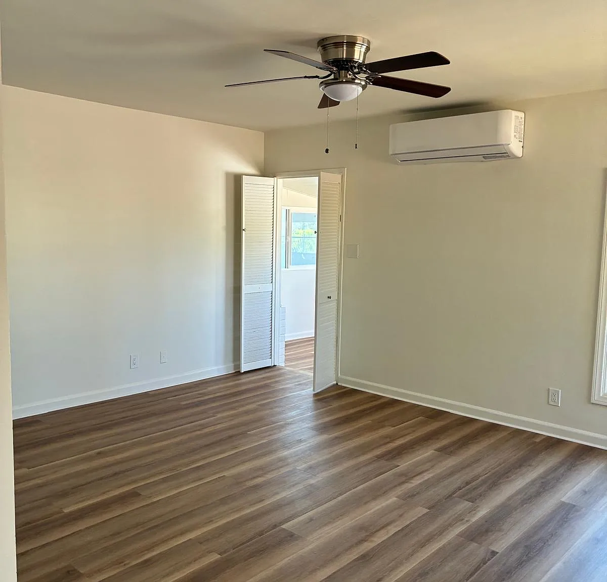 3 bed, 900 sqft, $3,650 — Photo 3