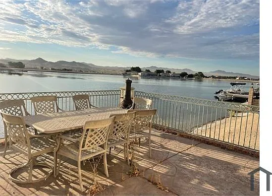 3 bed, 2008 sqft, $2,900 — Photo 1