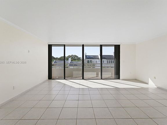 3rd image of 441 Valencia Ave APT 302