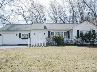 76 Locke Rd, Chelmsford, MA 01824